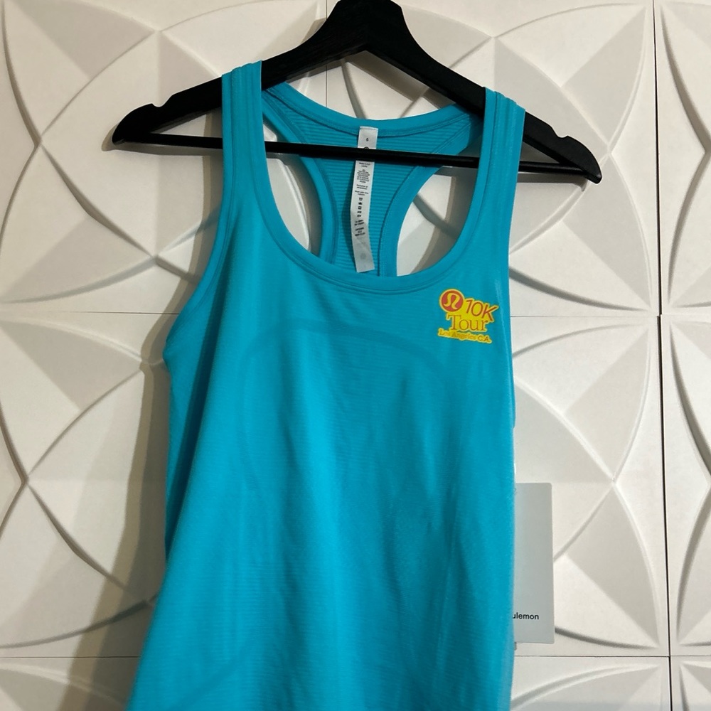 Los Ángeles 10k Swiftly Tech Racerback tank
